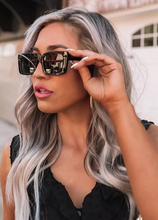 Load image into Gallery viewer, SEEKING ADVENTURE SUNGLASSES BLACK