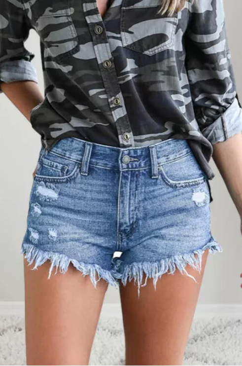 HEAT WAVE FRAYED BLUE DENIM SHORTS