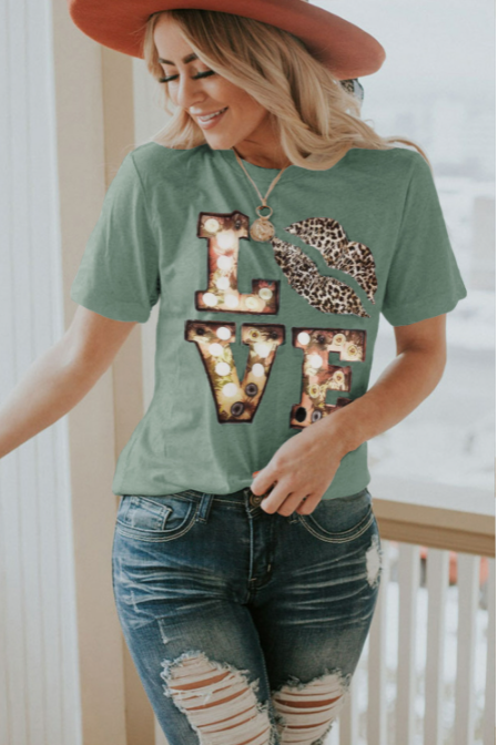 RUSTIC LOVE GREEN GRAPHIC TEE