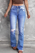 Load image into Gallery viewer, THE SAVANNAH DISTRESSED MEDIUM WASH JEANS
